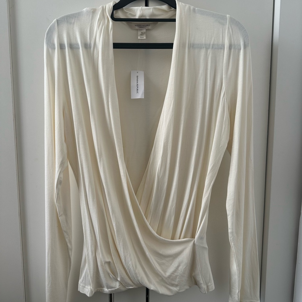 Banana Republic NWT Thread Soft Draped Blouse Ivory - Size Medium